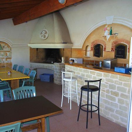 Le Mas De L'Amandier Saint-Saturnin-lès-Avignon Εξωτερικό φωτογραφία