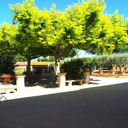 Le Mas De L'Amandier Saint-Saturnin-lès-Avignon Εξωτερικό φωτογραφία