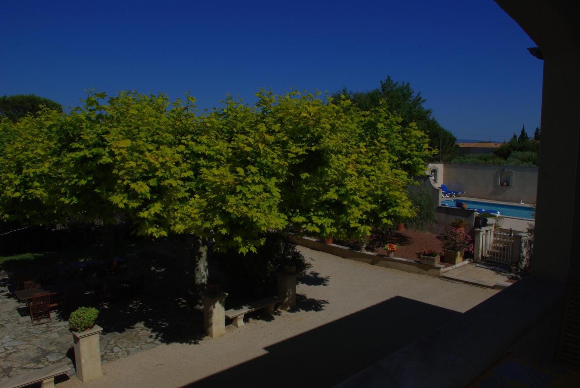Le Mas De L'Amandier Saint-Saturnin-lès-Avignon Εξωτερικό φωτογραφία
