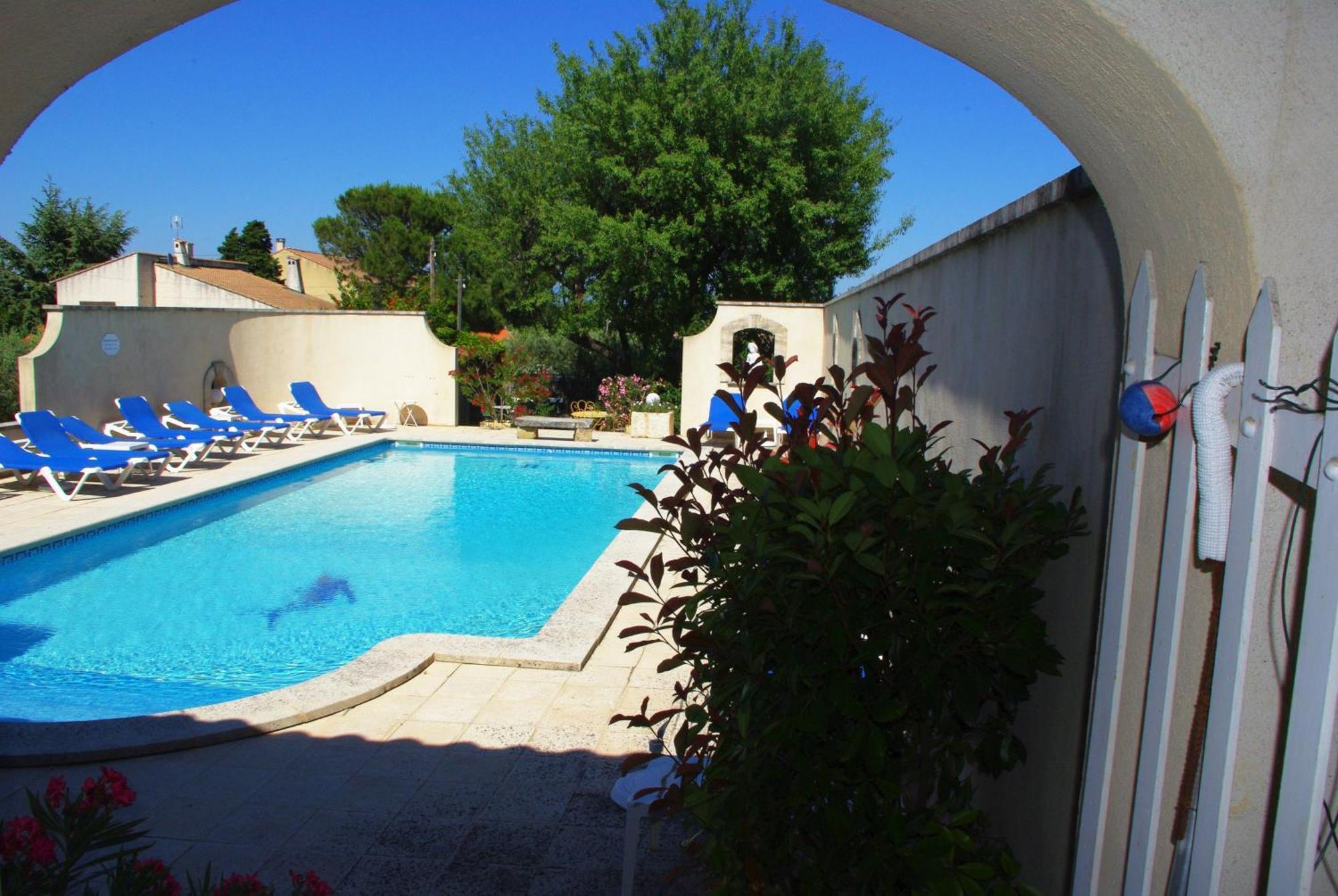 Le Mas De L'Amandier Saint-Saturnin-lès-Avignon Εξωτερικό φωτογραφία