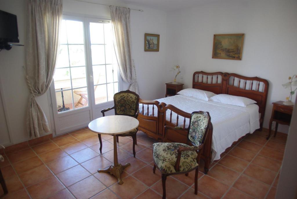 Le Mas De L'Amandier Saint-Saturnin-lès-Avignon Δωμάτιο φωτογραφία
